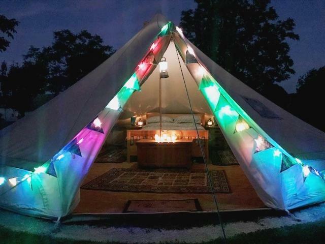 Camping La Foret De Tesse Buitenkant foto