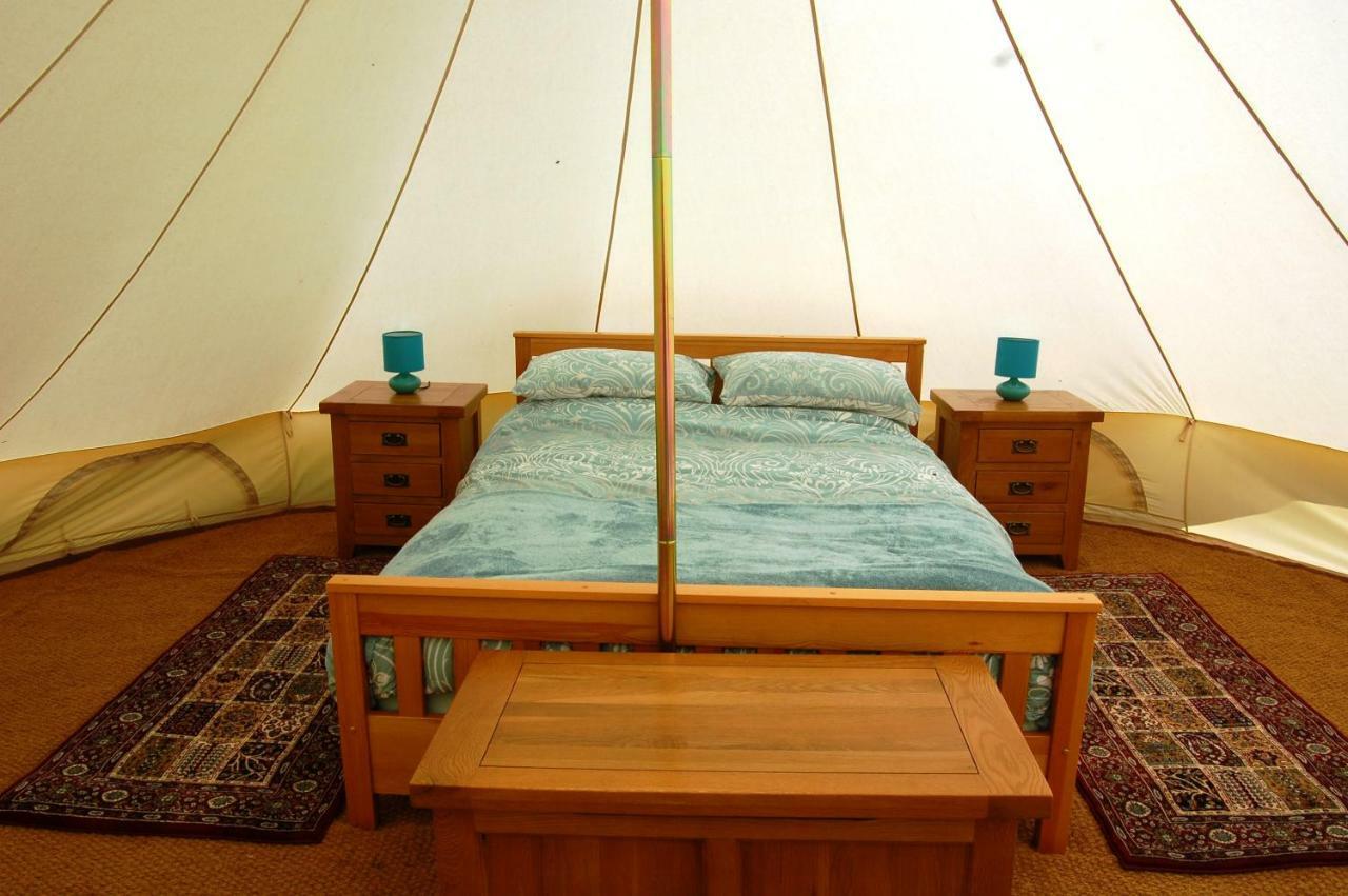 Camping La Foret De Tesse Buitenkant foto